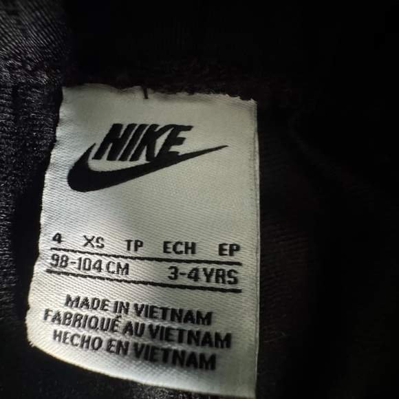 Nike Boys Clothes Lot Sz 4 (XS) Shirts Shorts Pants Athletic Dri-FIT Outfit Set - Picture 5 of 15